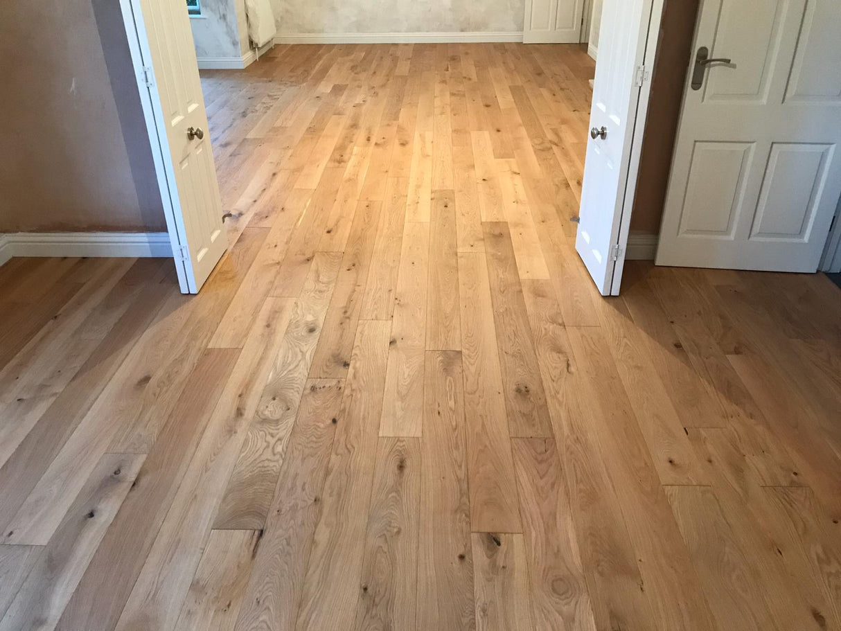 Oiled Smooth Sanded Engineered Rustic Oak 14/3×190×1900mm (2.166m2 pack)