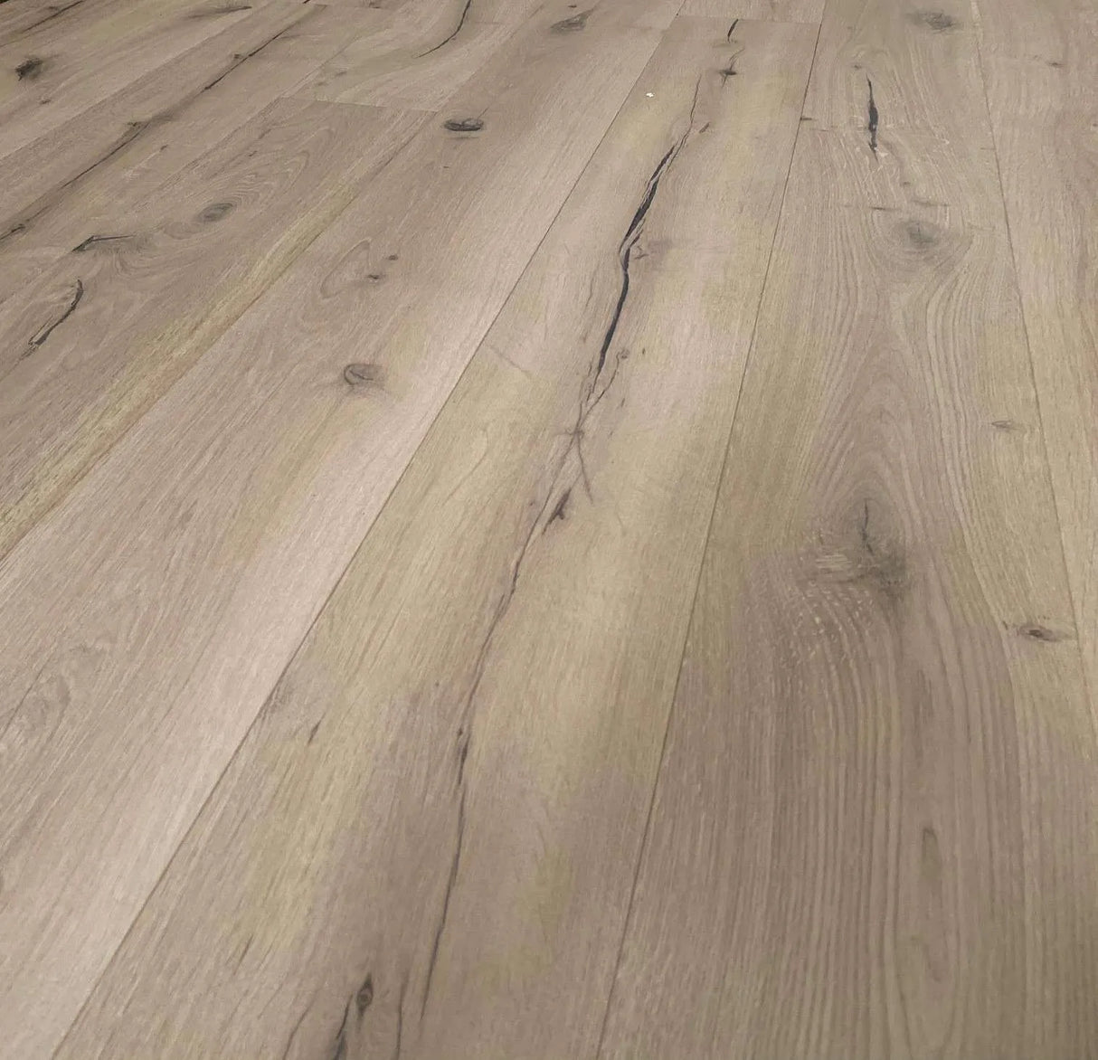 Signature Antique Oak Flooring - 190mm – Heavy Brushed Raw Oak