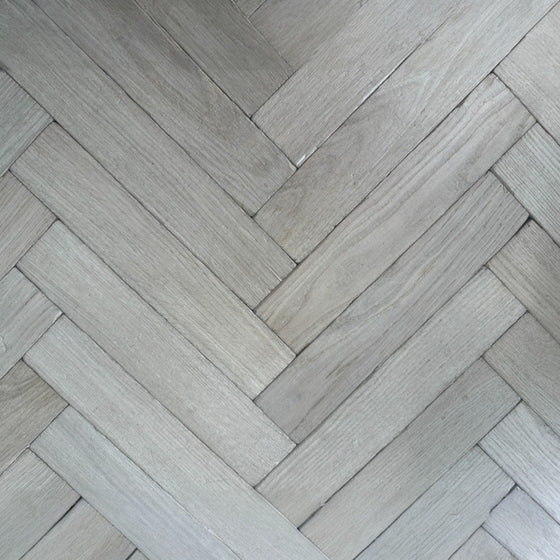 Prime Grade Solid Oak Overlay Blocks ā Unfinished, Tumbled/Distressed 10x60x300mm (2.16m2 pack)