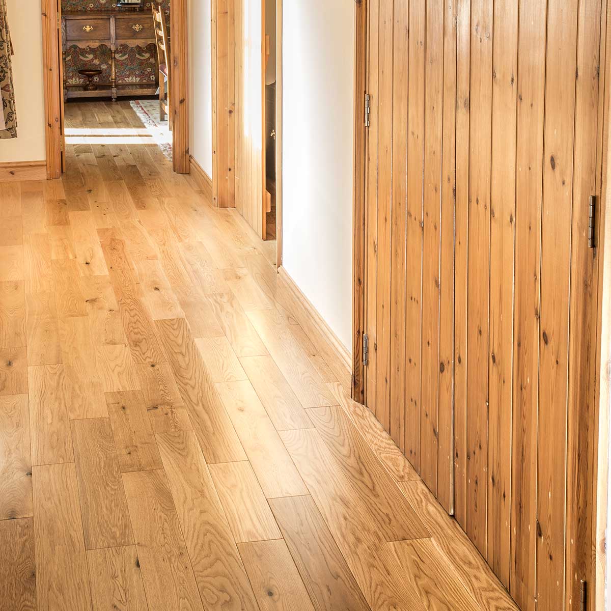 EP125 Sunlit Oak (Price Per Pack) - Wiltshire Wood Flooring Supplies