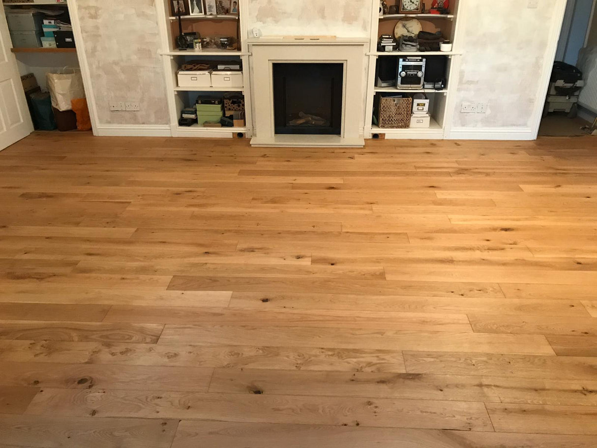 Oiled Smooth Sanded Engineered Rustic Oak 14/3×190×1900mm (2.166m2 pack)
